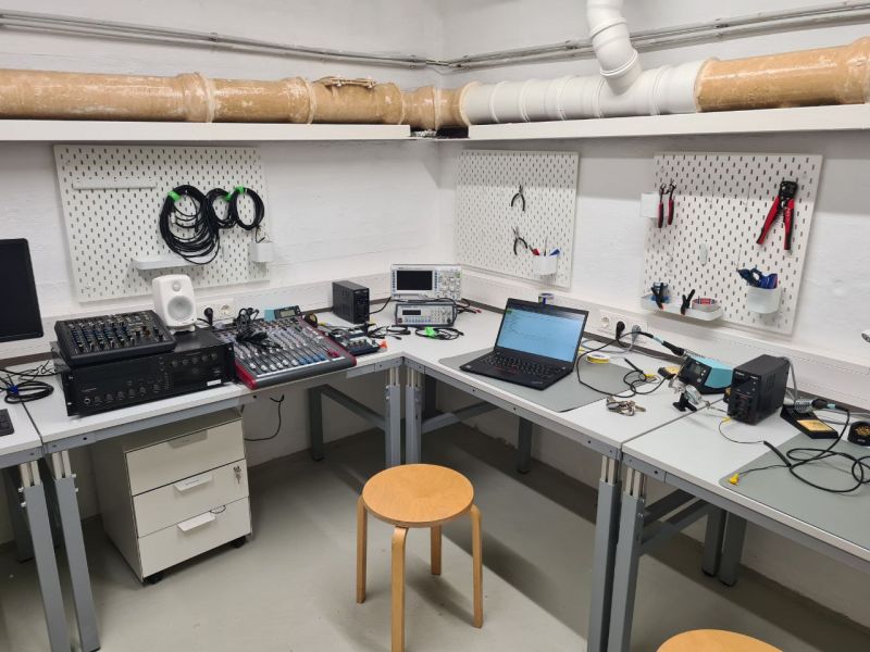 File:Electronics-Workshop.jpg