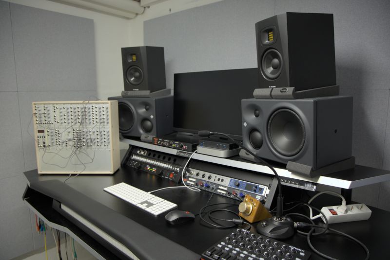 File:Soundstudio-ZFF 1.jpg